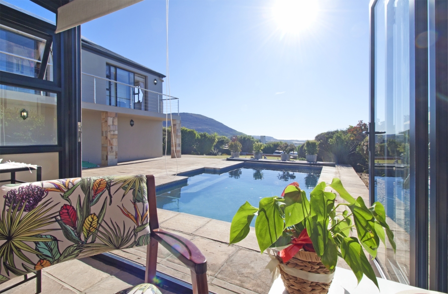 4 Bedroom Property for Sale in Stonehaven Estate Western Cape